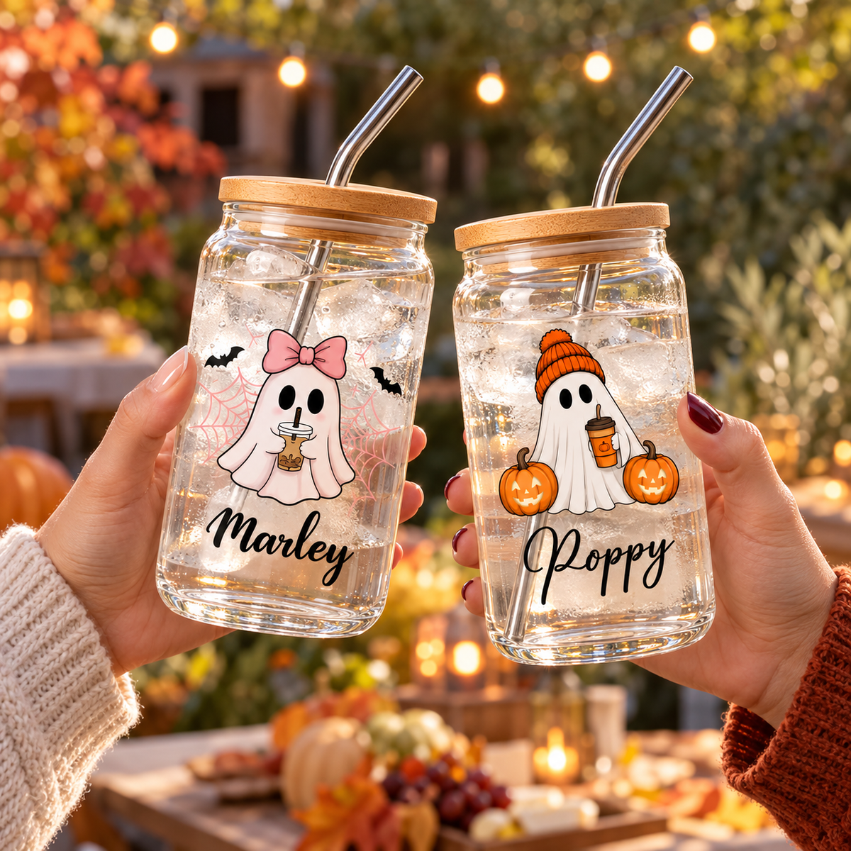 Deux verres fantômes en mise en situation lors d’une soirée d’automne